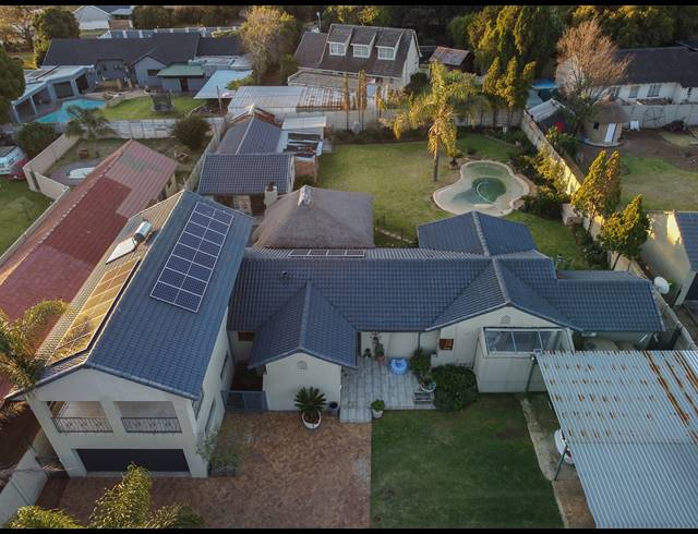 5 BEDROOM HOUSE FOR SALE IN BRACKENHURST